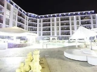 Rainbow 3 Club 酒店 阳光海滩