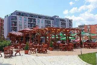 酒店 Rainbow 3 Club 3*