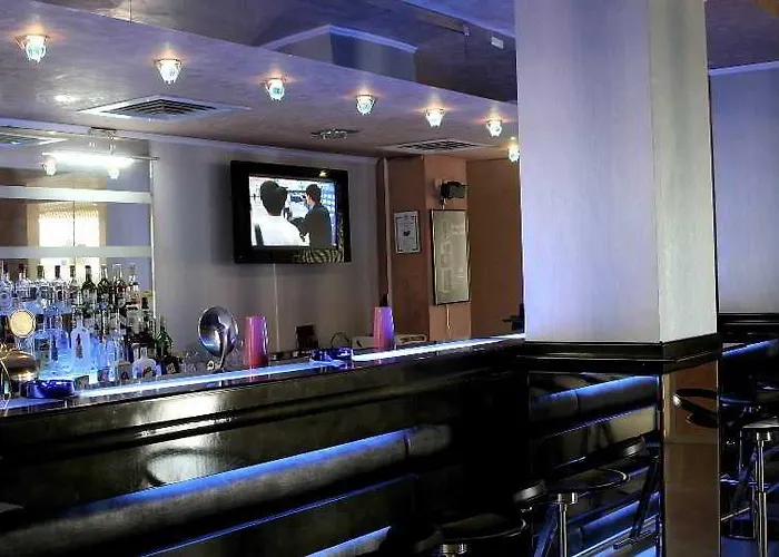 Rainbow 3 Club فندق 3*