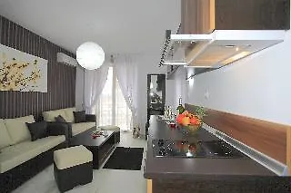 Rainbow 3 Club فندق 3*